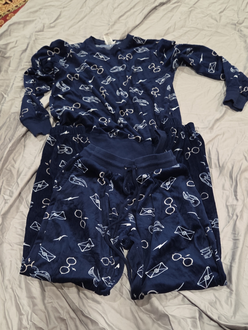 Harry Potter Pajama Set with White Glasses & Envelope Prints